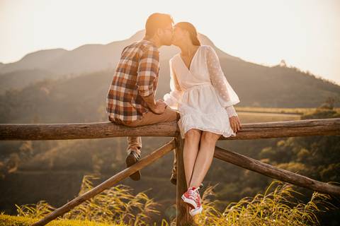 As melhores ideias e inspirações criativas de fotos para ensaio de casamento pré wedding no Mirante do Saboó em São Roque - SP'