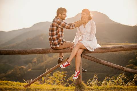 As melhores ideias e inspirações criativas de fotos para ensaio de casamento pré wedding no Mirante do Saboó em São Roque - SP'