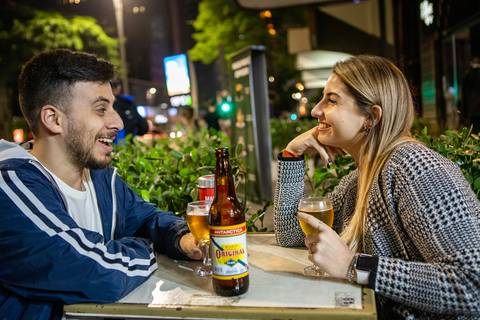 As melhores ideias e inspirações criativas de fotos para ensaio de casamento pré wedding na Av. Paulista -  SP'