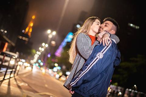 As melhores ideias e inspirações criativas de fotos para ensaio de casamento pré wedding na Av. Paulista -  SP'