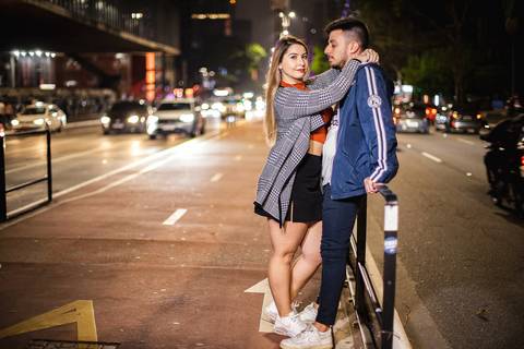 As melhores ideias e inspirações criativas de fotos para ensaio de casamento pré wedding na Av. Paulista -  SP'