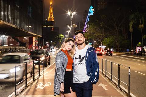 As melhores ideias e inspirações criativas de fotos para ensaio de casamento pré wedding na Av. Paulista -  SP'