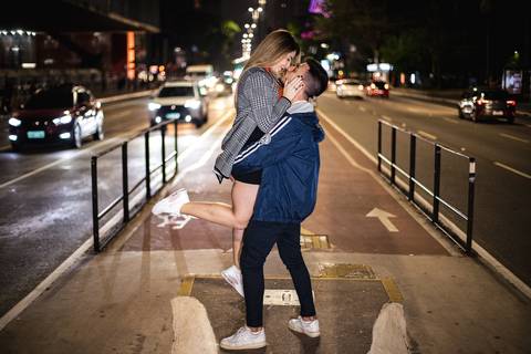 As melhores ideias e inspirações criativas de fotos para ensaio de casamento pré wedding na Av. Paulista -  SP'