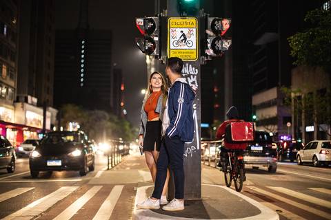 As melhores ideias e inspirações criativas de fotos para ensaio de casamento pré wedding na Av. Paulista -  SP'