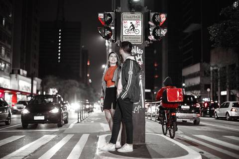 As melhores ideias e inspirações criativas de fotos para ensaio de casamento pré wedding na Av. Paulista -  SP'