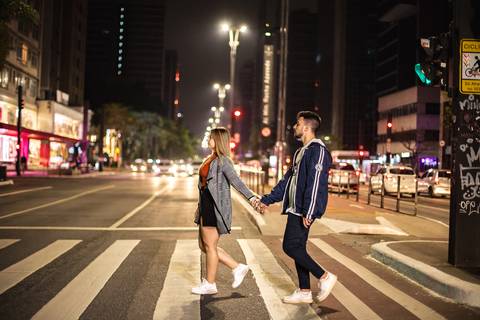 As melhores ideias e inspirações criativas de fotos para ensaio de casamento pré wedding na Av. Paulista -  SP'