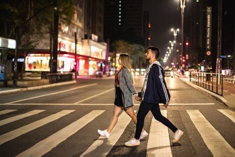 As melhores ideias e inspirações criativas de fotos para ensaio de casamento pré wedding na Av. Paulista -  SP'