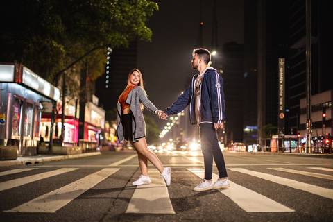 As melhores ideias e inspirações criativas de fotos para ensaio de casamento pré wedding na Av. Paulista -  SP'
