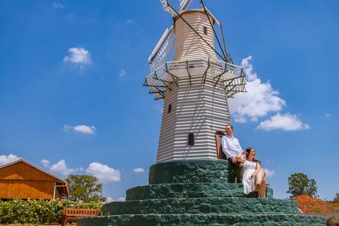 As melhores ideias e inspirações criativas de fotos para ensaio pré wedding em Holambra - SP'