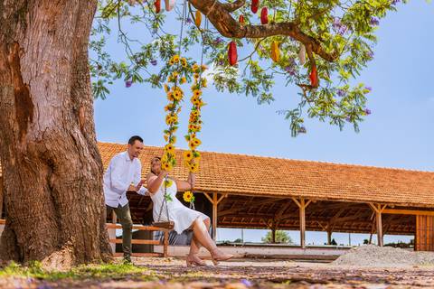 As melhores ideias e inspirações criativas de fotos para ensaio pré wedding em Holambra - SP'