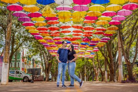 As melhores ideias e inspirações criativas de fotos para ensaio pré wedding em Holambra - SP'