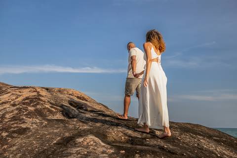 As melhores ideias e inspirações criativas de fotos para ensaio pré wedding na Praia das Conchas - São Paulo'
