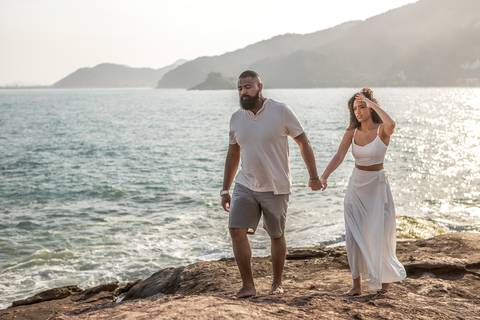 As melhores ideias e inspirações criativas de fotos para ensaio pré wedding na Praia das Conchas - São Paulo'