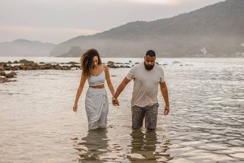 As melhores ideias e inspirações criativas de fotos para ensaio pré wedding na Praia das Conchas - São Paulo'