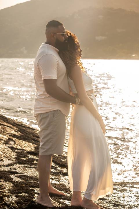 As melhores ideias e inspirações criativas de fotos para ensaio pré wedding na Praia das Conchas - São Paulo'