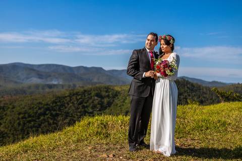 As melhores ideias e inspirações criativas de fotos para ensaio pré wedding no Morro do Capuava - SP'