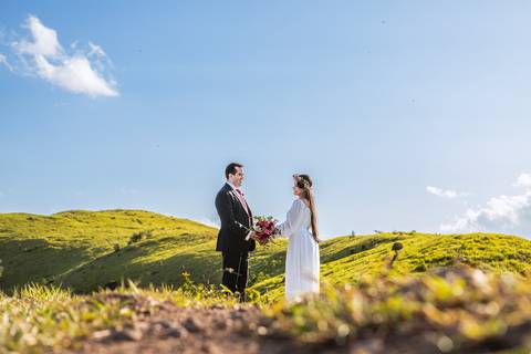 As melhores ideias e inspirações criativas de fotos para ensaio pré wedding no Morro do Capuava - SP'