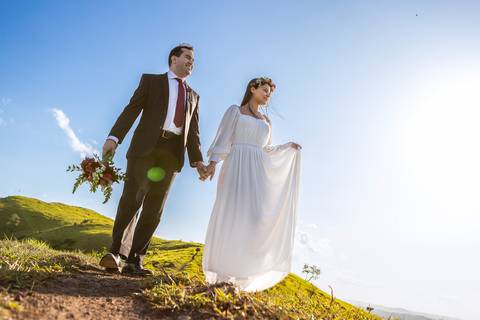 As melhores ideias e inspirações criativas de fotos para ensaio pré wedding no Morro do Capuava - SP'
