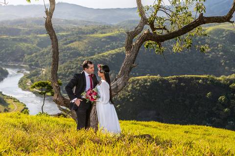 As melhores ideias e inspirações criativas de fotos para ensaio pré wedding no Morro do Capuava - SP'