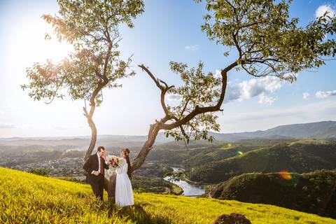 As melhores ideias e inspirações criativas de fotos para ensaio pré wedding no Morro do Capuava - SP'
