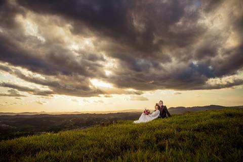 As melhores ideias e inspirações criativas de fotos para ensaio pré wedding no Morro do Capuava - SP'