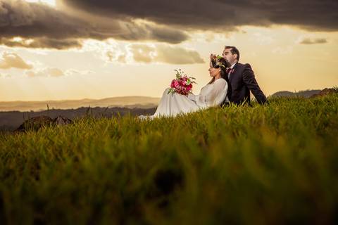 As melhores ideias e inspirações criativas de fotos para ensaio pré wedding no Morro do Capuava - SP'