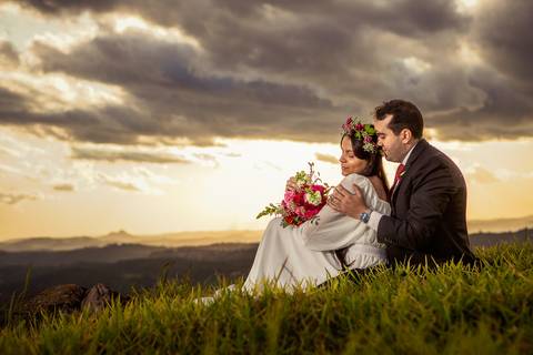 As melhores ideias e inspirações criativas de fotos para ensaio pré wedding no Morro do Capuava - SP'
