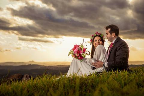 As melhores ideias e inspirações criativas de fotos para ensaio pré wedding no Morro do Capuava - SP'