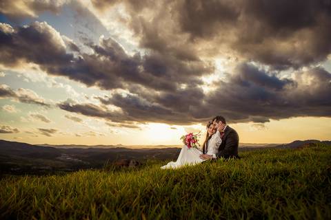 As melhores ideias e inspirações criativas de fotos para ensaio pré wedding no Morro do Capuava - SP'