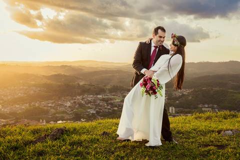 As melhores ideias e inspirações criativas de fotos para ensaio pré wedding no Morro do Capuava - SP'