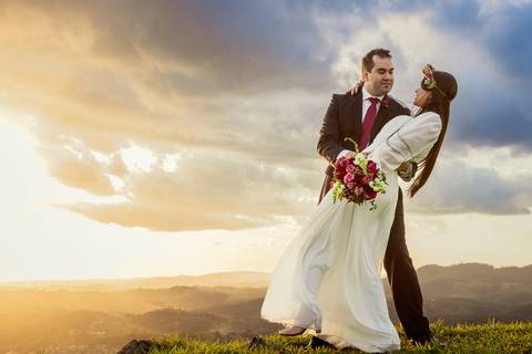 As melhores ideias e inspirações criativas de fotos para ensaio pré wedding no Morro do Capuava - SP'