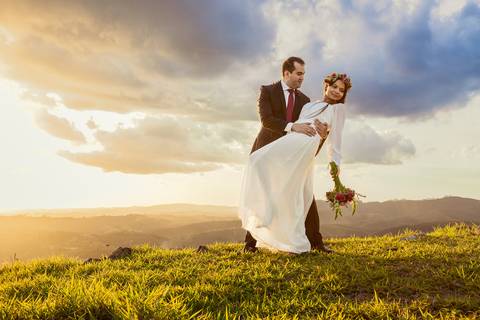 As melhores ideias e inspirações criativas de fotos para ensaio pré wedding no Morro do Capuava - SP'