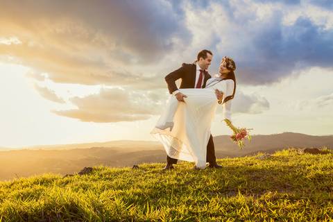 As melhores ideias e inspirações criativas de fotos para ensaio pré wedding no Morro do Capuava - SP'