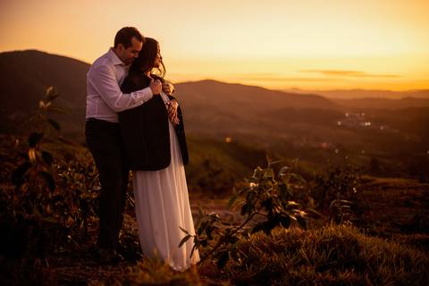 As melhores ideias e inspirações criativas de fotos para ensaio pré wedding no Morro do Capuava - SP'