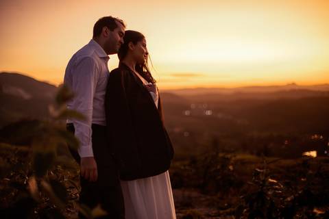 As melhores ideias e inspirações criativas de fotos para ensaio pré wedding no Morro do Capuava - SP'