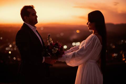 As melhores ideias e inspirações criativas de fotos para ensaio pré wedding no Morro do Capuava - SP'