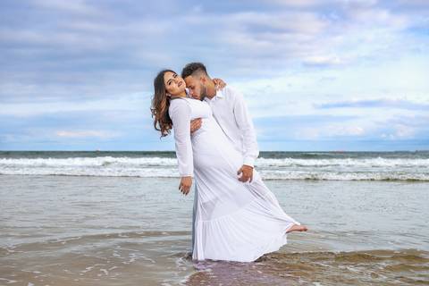 As melhores ideias e inspirações criativas de fotos para ensaio pré wedding na Praia do Tombo - Mirante de Vidro - Guarujá'