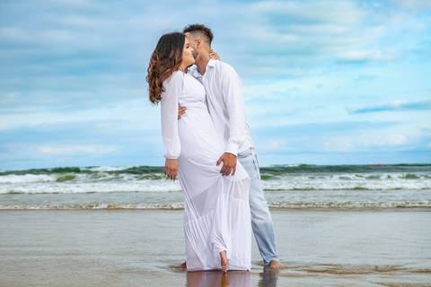 As melhores ideias e inspirações criativas de fotos para ensaio pré wedding na Praia do Tombo - Mirante de Vidro - Guarujá'