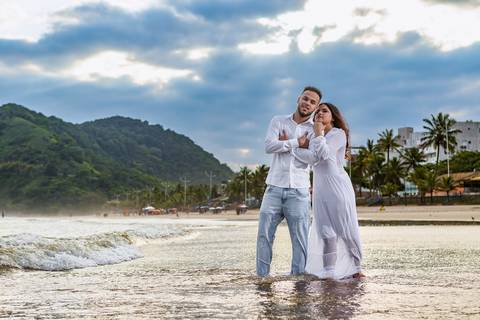 As melhores ideias e inspirações criativas de fotos para ensaio pré wedding na Praia do Tombo - Mirante de Vidro - Guarujá'