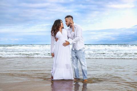 As melhores ideias e inspirações criativas de fotos para ensaio pré wedding na Praia do Tombo - Mirante de Vidro - Guarujá'