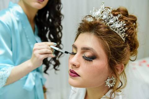 As melhores ideias e inspirações criativas de fotos de making of da noiva em São Paulo'