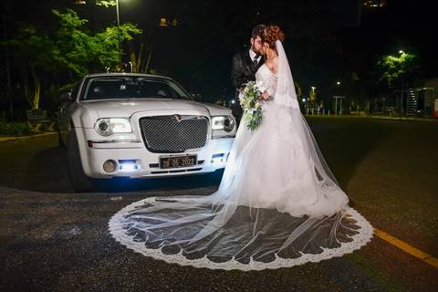 As melhores ideias e inspirações criativas de fotos dos noivos na limusine - SP '