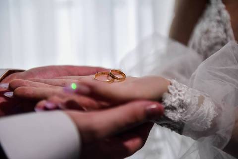 As melhores ideias e inspirações criativas de fotos dos noivos na recepção do casamento em SP'