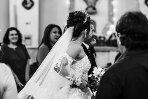 As melhores ideias e inspirações criativas de fotos da cerimônia na igreja Paróquia Nossa Senhora do Bom Conselho - SP'