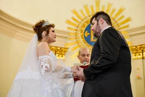 As melhores ideias e inspirações criativas de fotos da cerimônia na igreja Paróquia Nossa Senhora do Bom Conselho - SP'