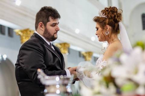 As melhores ideias e inspirações criativas de fotos da cerimônia na igreja Paróquia Nossa Senhora do Bom Conselho - SP'