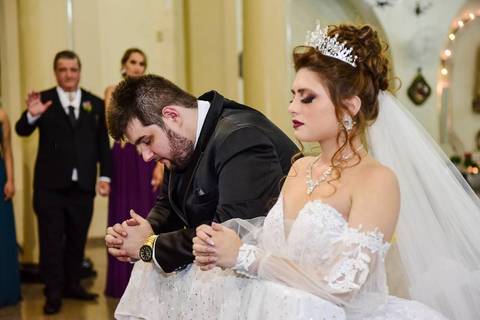 As melhores ideias e inspirações criativas de fotos da cerimônia na igreja Paróquia Nossa Senhora do Bom Conselho - SP'