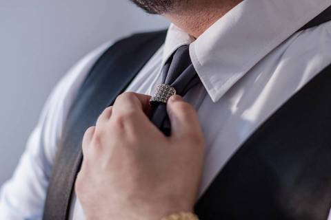 As melhores ideias e inspirações criativas de fotos de making of do noivo em São Paulo'