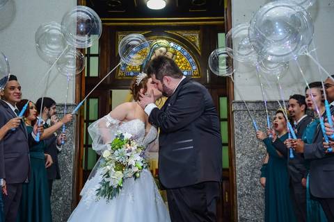As melhores ideias e inspirações criativas de fotos da cerimônia na igreja Paróquia Nossa Senhora do Bom Conselho - SP'