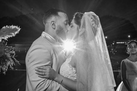 As melhores ideias e inspirações criativas de fotos de casamento cerimônia no Decker em Pirajú - SP'